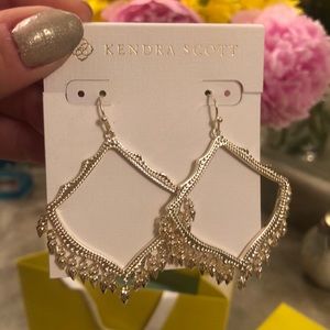 NWT Never Worn Kendra Scott Earrings